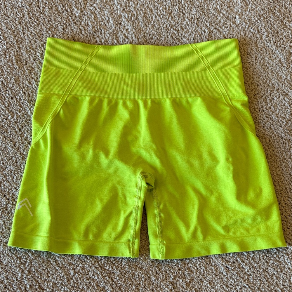 Oner Active EffortlessLift Shorts size medium